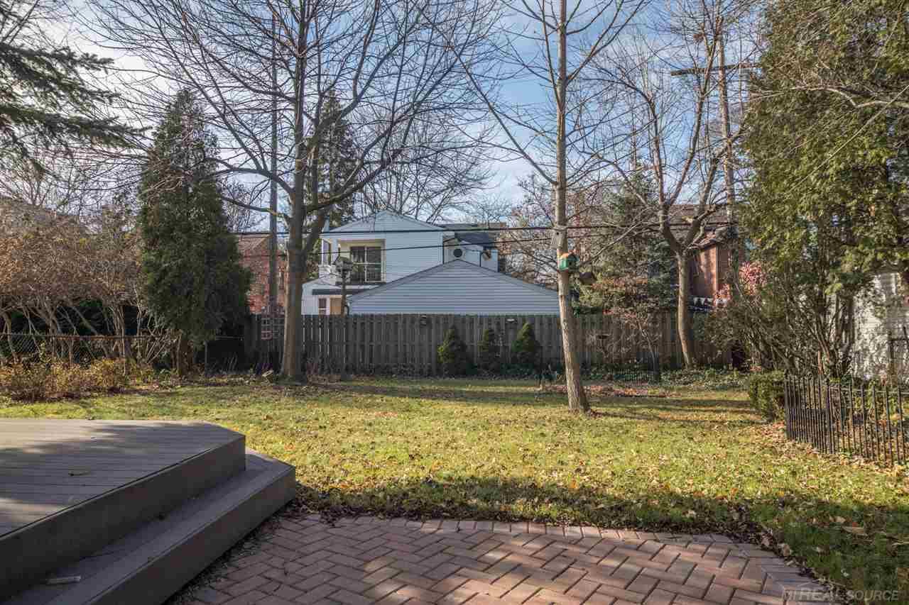 1337 Harvard Road Grosse Pointe, MI 48230 - Photo 33 of 36 31335964-32.JPG