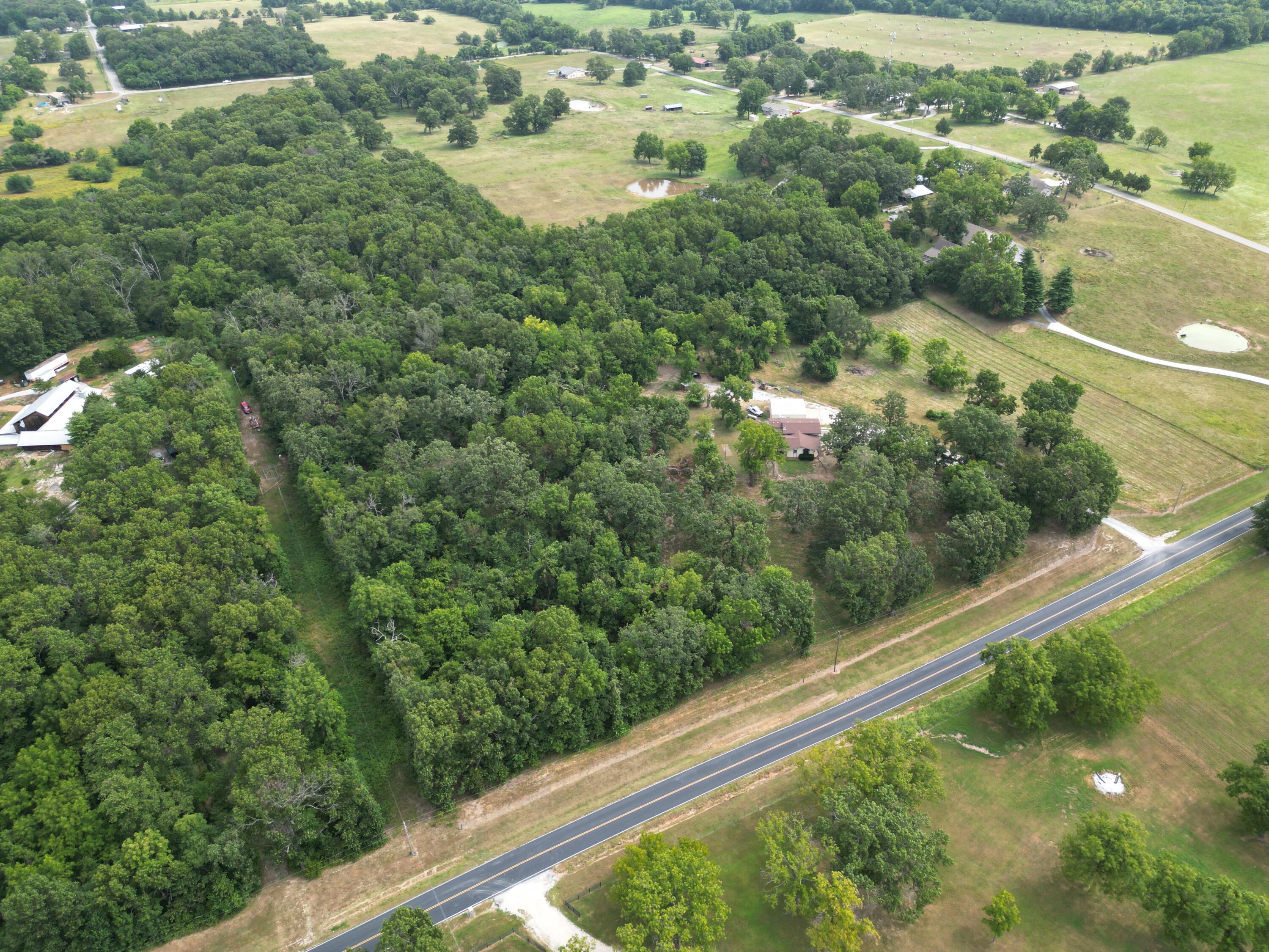 12233 Apple Road Carthage, MO 64836 - Photo 26 of 36 dji_fly_20260728_104032_351_178526751294