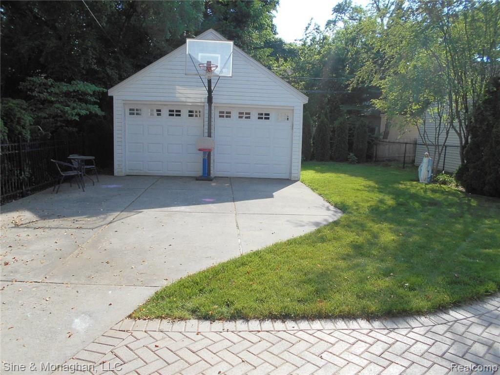 223 McMillan Road Grosse Pointe Farms, MI 48236 - Photo 31 of 39