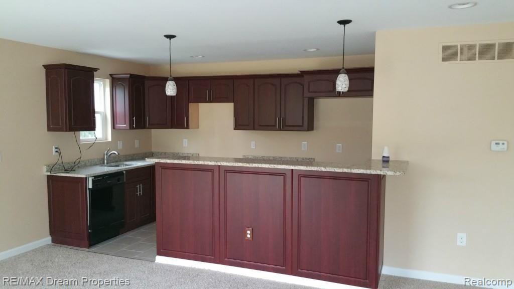 20437 Angling Street Livonia, MI 48152 - Photo 7 of 18