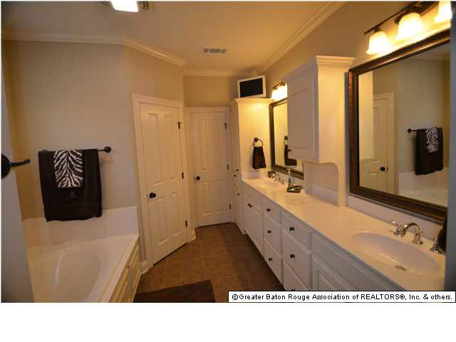 10587 Hill Pointe Avenue Baton Rouge, LA 70810 - Photo 12 of 17 Gallery Image 12