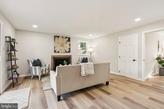 $895,000 | 3506 Queen Anne Drive, Fairfax, VA 22030