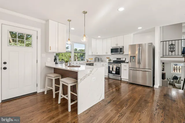 $895,000 | 3506 Queen Anne Drive, Fairfax, VA 22030