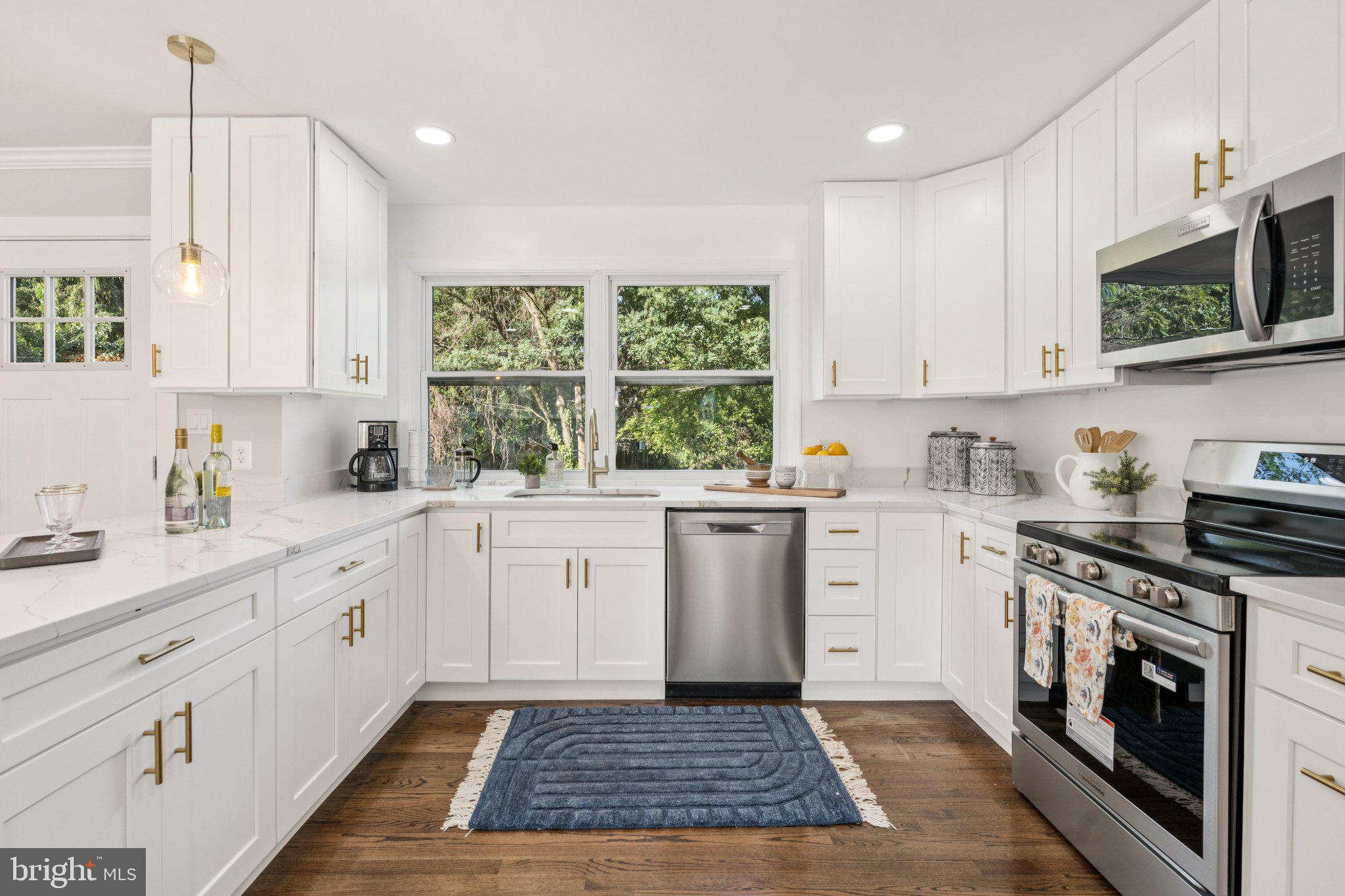 3506 Queen Anne Drive Fairfax, VA 22030 - Photo 4 of 44