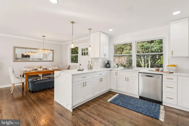 $895,000 | 3506 Queen Anne Drive, Fairfax, VA 22030