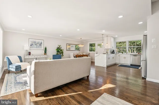 $895,000 | 3506 Queen Anne Drive, Fairfax, VA 22030