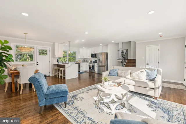 $895,000 | 3506 Queen Anne Drive, Fairfax, VA 22030