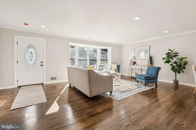 $895,000 | 3506 Queen Anne Drive, Fairfax, VA 22030