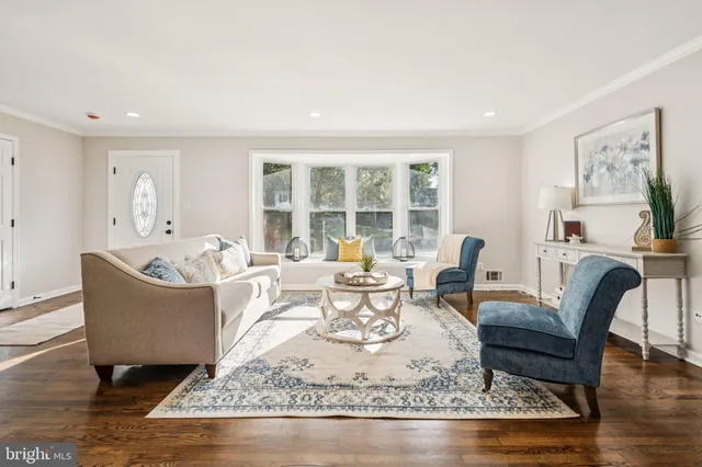 $895,000 | 3506 Queen Anne Drive, Fairfax, VA 22030