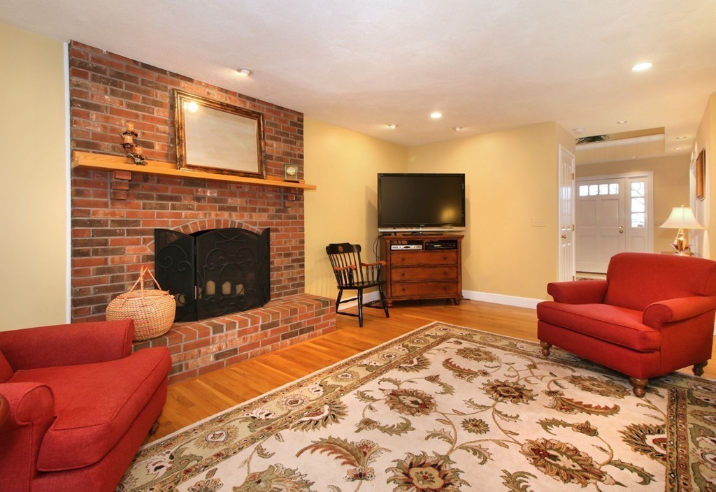 136 Strawberry Hill Road Acton, MA 01742 - Photo 11 of 30 Gallery Image 11