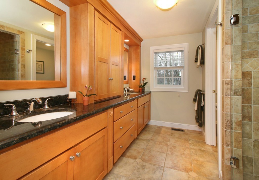 136 Strawberry Hill Road Acton, MA 01742 - Photo 17 of 30 Gallery Image 17