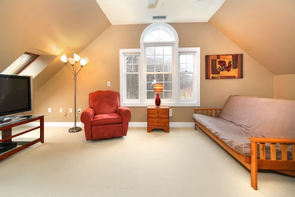 136 Strawberry Hill Road Acton, MA 01742 - Photo 18 of 30 Gallery Image 18