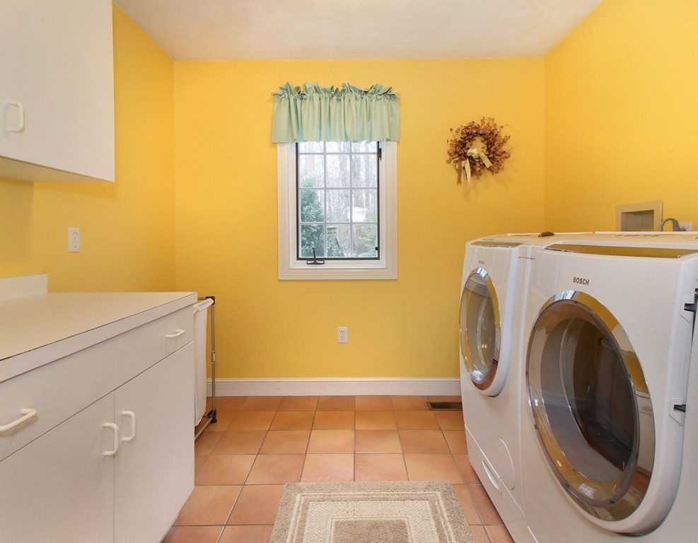 136 Strawberry Hill Road Acton, MA 01742 - Photo 25 of 30 Gallery Image 25