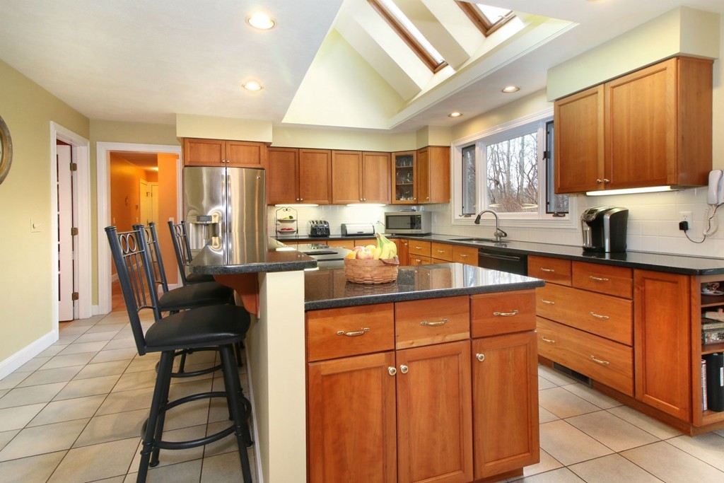136 Strawberry Hill Road Acton, MA 01742 - Photo 6 of 30 Gallery Image 6