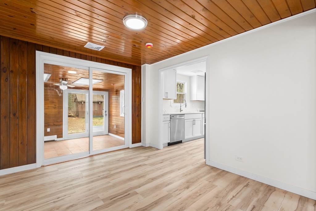 172 Fisher Road Dartmouth, MA 02747 - Photo 18 of 42