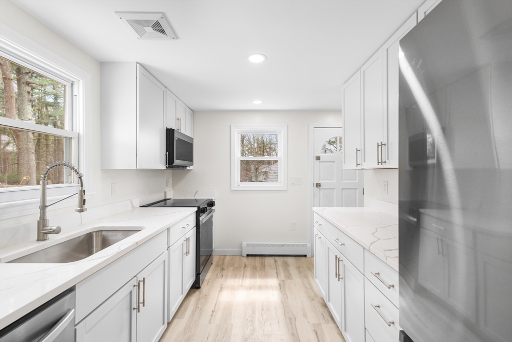 172 Fisher Road Dartmouth, MA 02747 - Photo 21 of 42