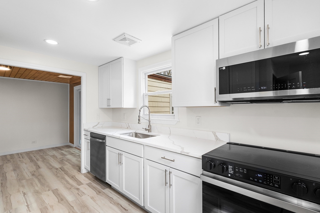 172 Fisher Road Dartmouth, MA 02747 - Photo 22 of 42