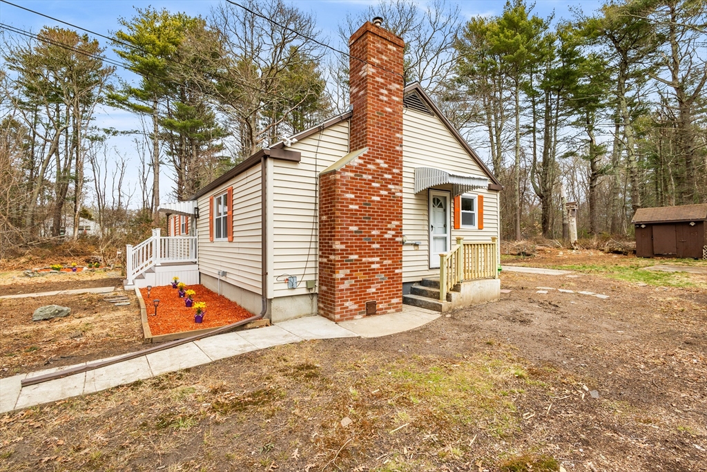 172 Fisher Road Dartmouth, MA 02747 - Photo 5 of 42