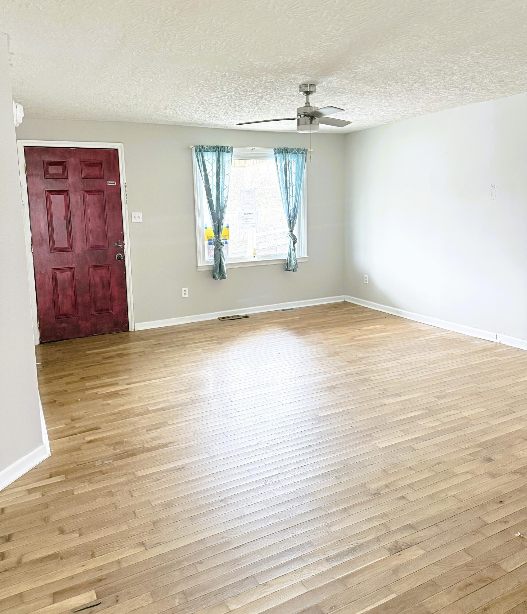 3732 Mildred Road McKee, KY 40447 - Photo 9 of 19 living room