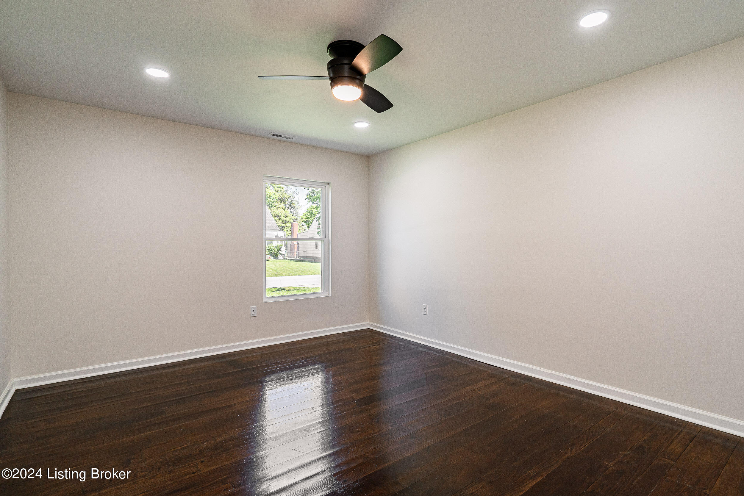 3701 Rosa Terrace Louisville, KY 40216 - Photo 27 of 54 3701 Rosa Terrace-41