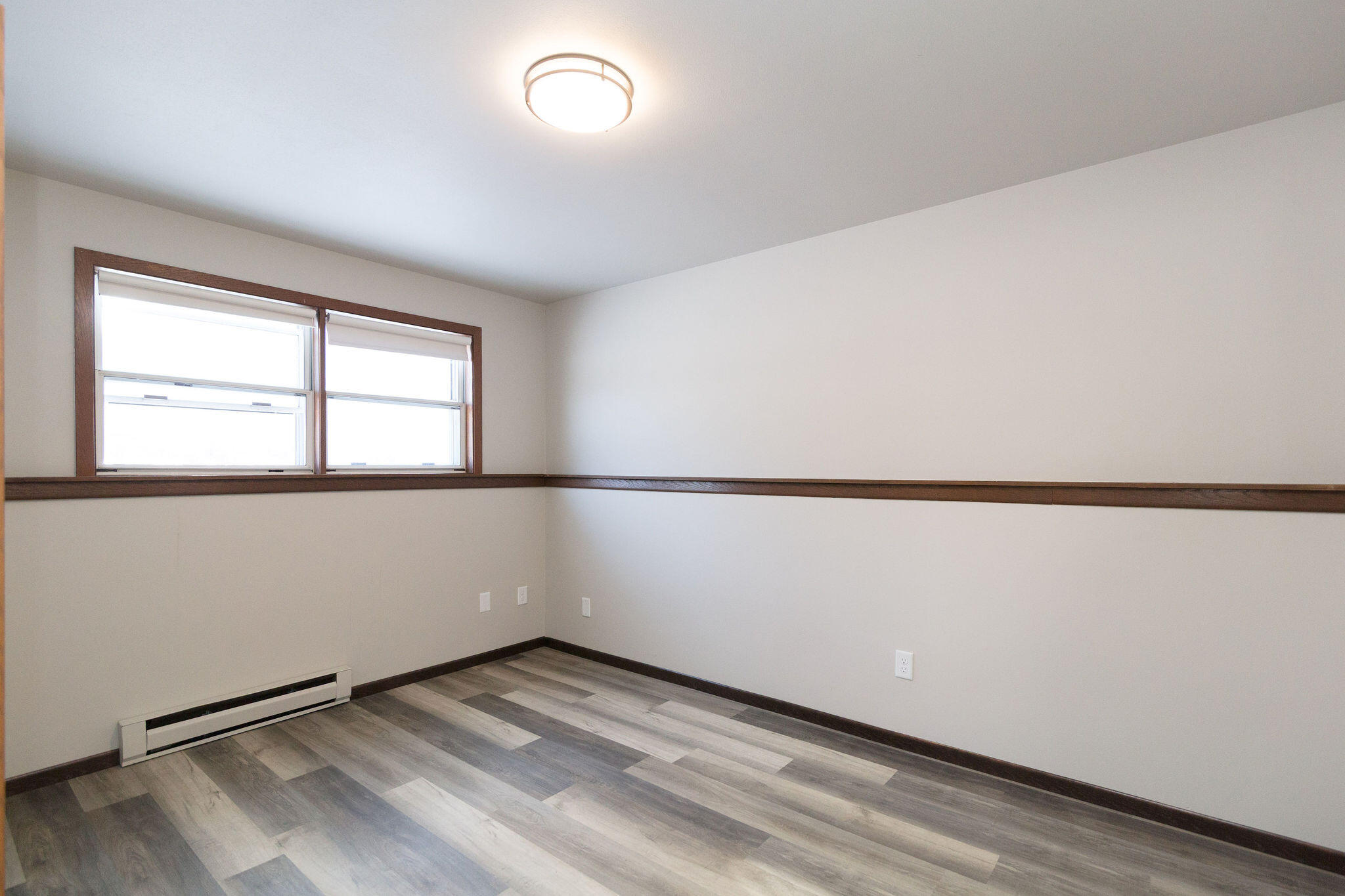 677 West 3rd Avenue Oshkosh, WI 54902 - Photo 6 of 31 677-w-third-ave-oshkosh_0119