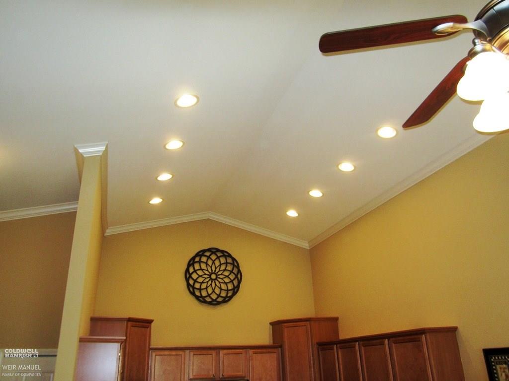 26042 Mariners Point New Baltimore, MI 48051 - Photo 13 of 34