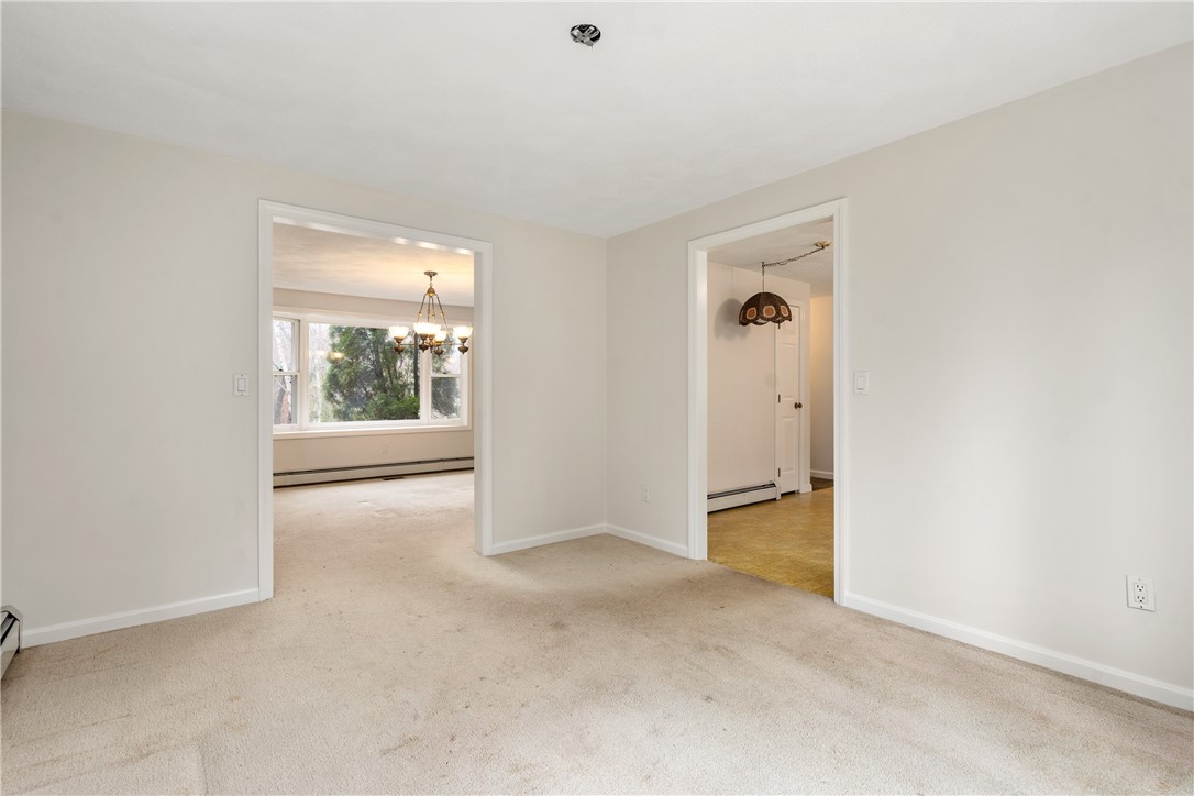 108 Hines Farm Road Cranston, RI 02921 - Photo 12 of 34 Dining room