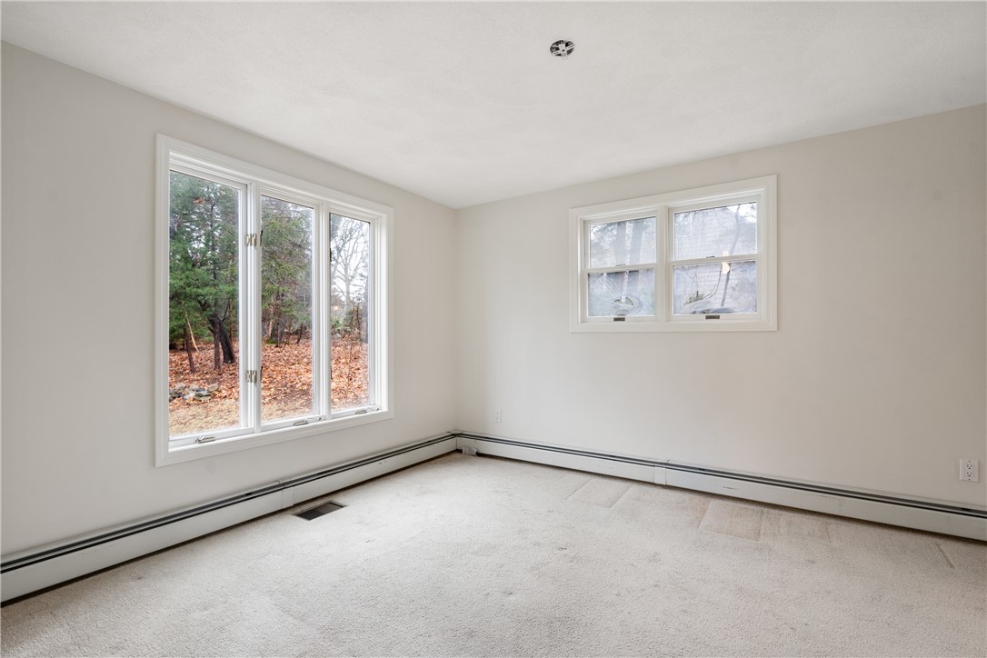 108 Hines Farm Road Cranston, RI 02921 - Photo 13 of 34 Dining room