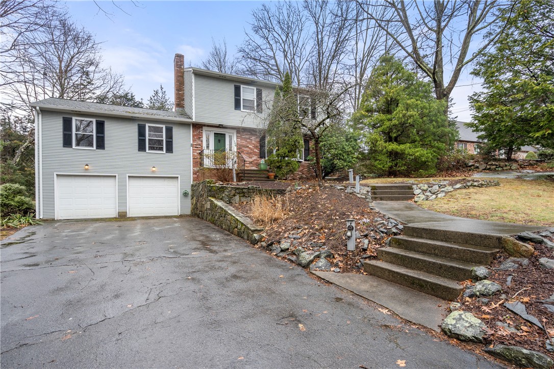 108 Hines Farm Road Cranston, RI 02921 - Photo 2 of 34 Gallery Image 2