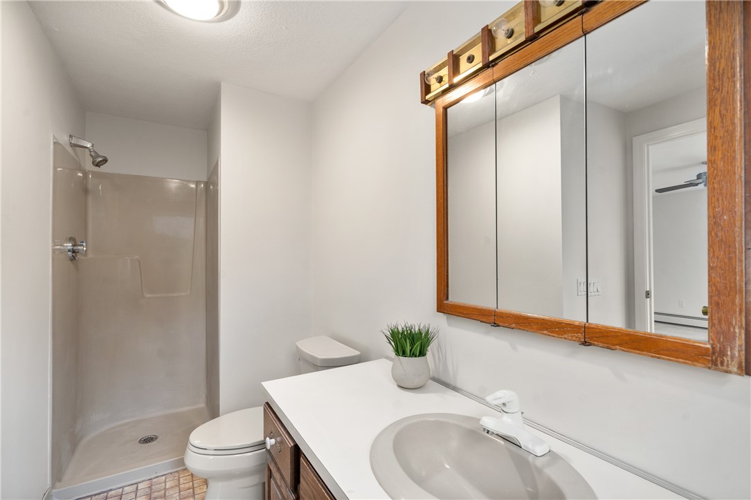 108 Hines Farm Road Cranston, RI 02921 - Photo 21 of 34 Primary ensuite bathroom