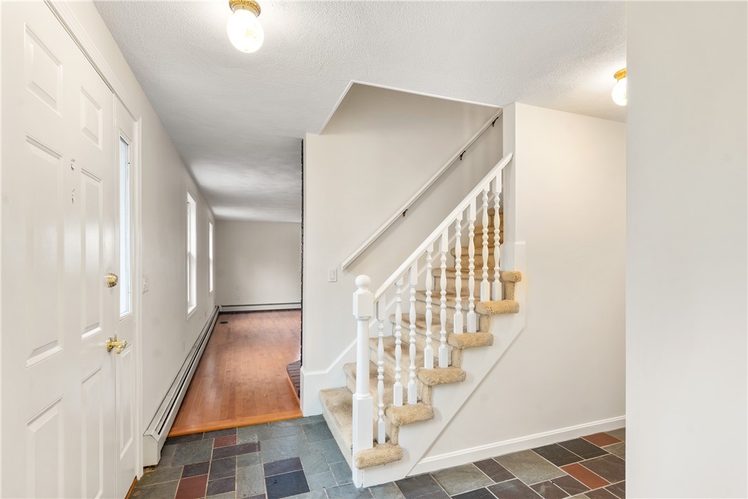108 Hines Farm Road Cranston, RI 02921 - Photo 4 of 34 Front entry/foyer hall