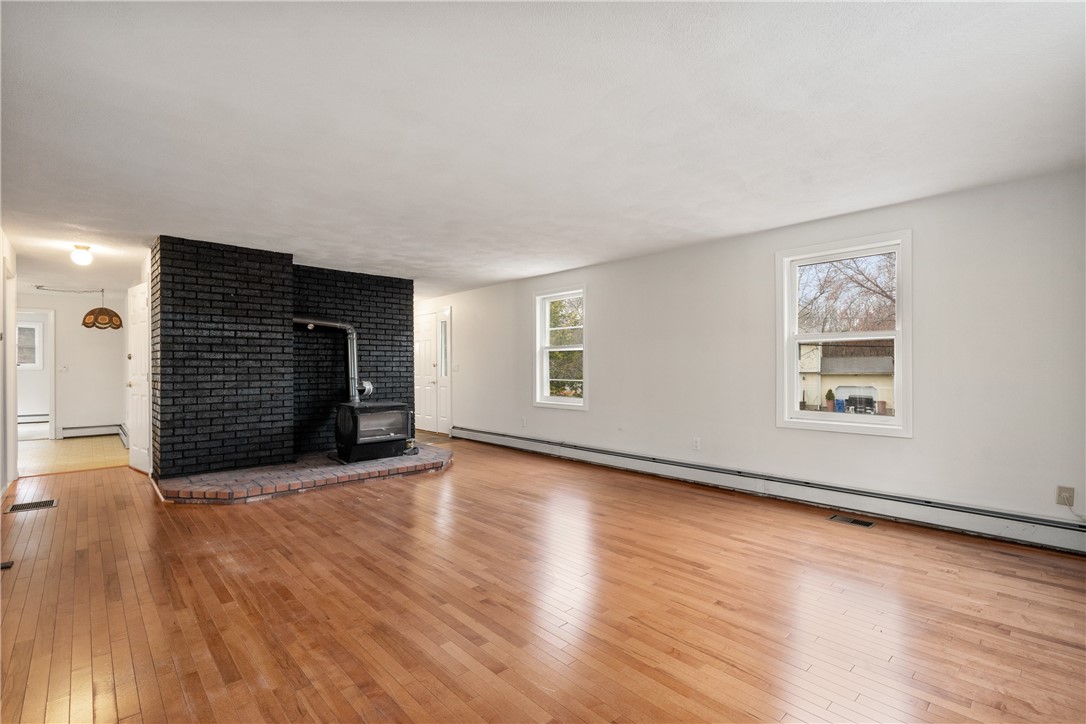 108 Hines Farm Road Cranston, RI 02921 - Photo 5 of 34 Living room