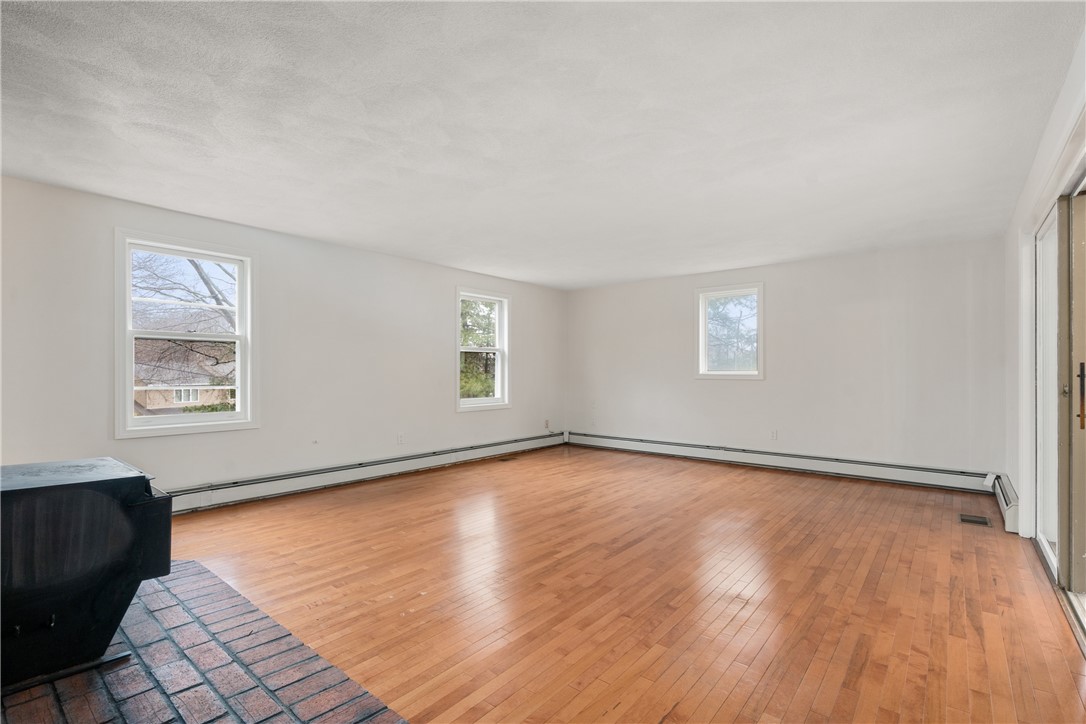 108 Hines Farm Road Cranston, RI 02921 - Photo 8 of 34 Living room