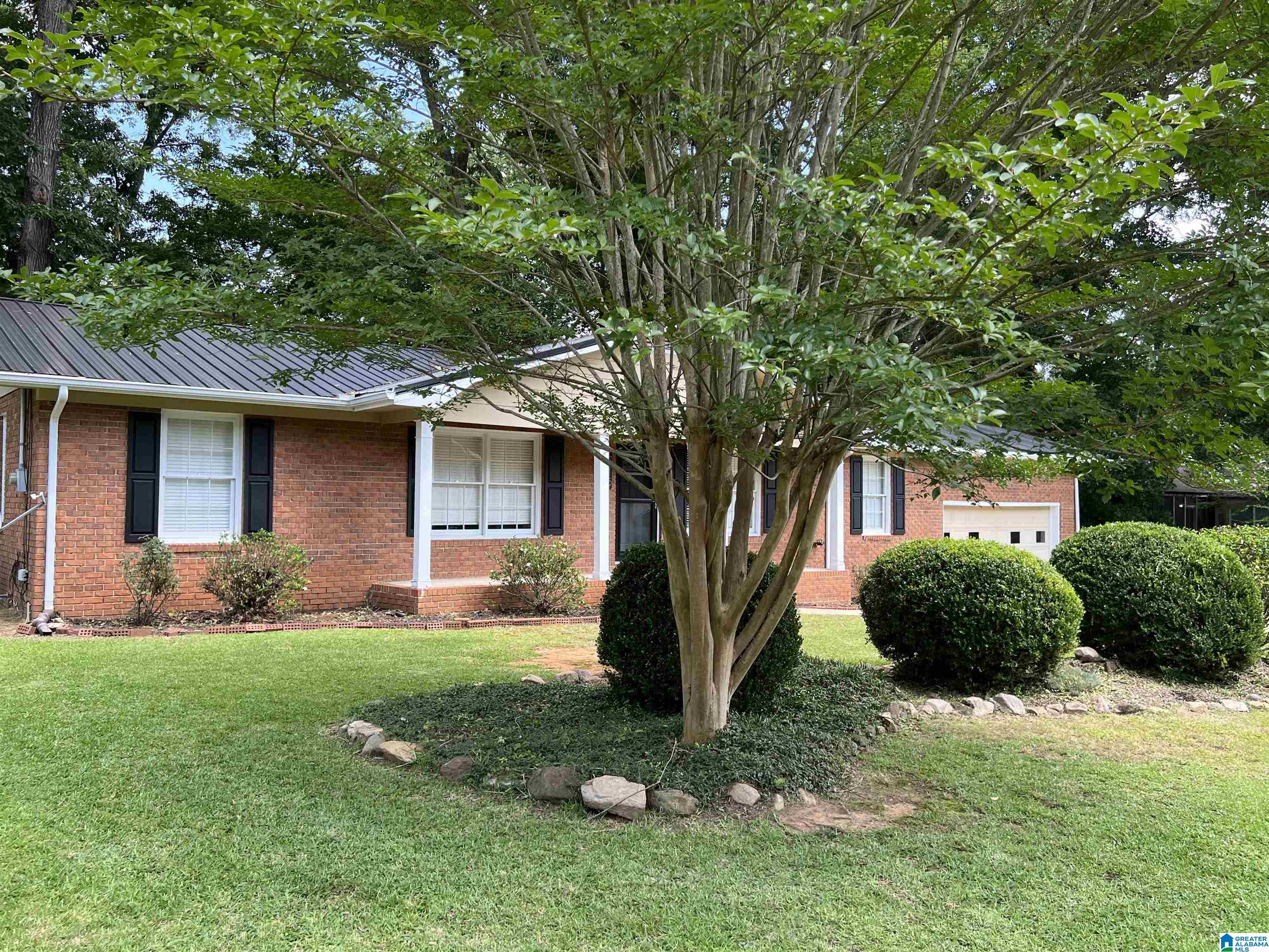 715 Hilton Road Anniston, AL 36207 - Photo 2 of 35