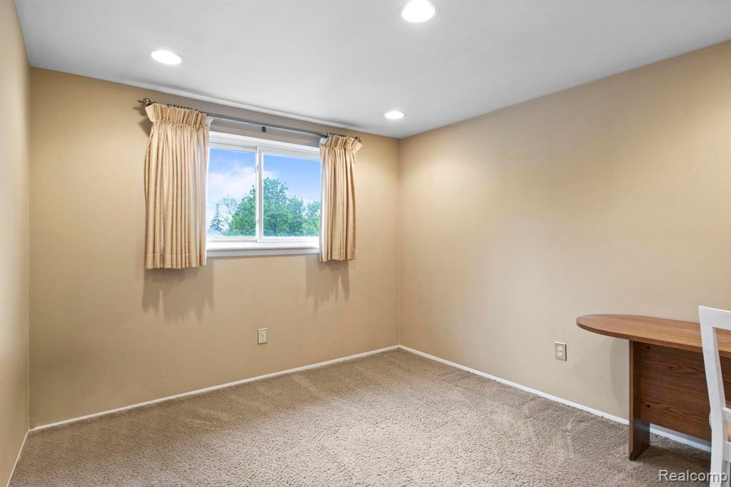 19048 Stonewood Road Riverview, MI 48193 - Photo 33 of 42 Gallery Image 33