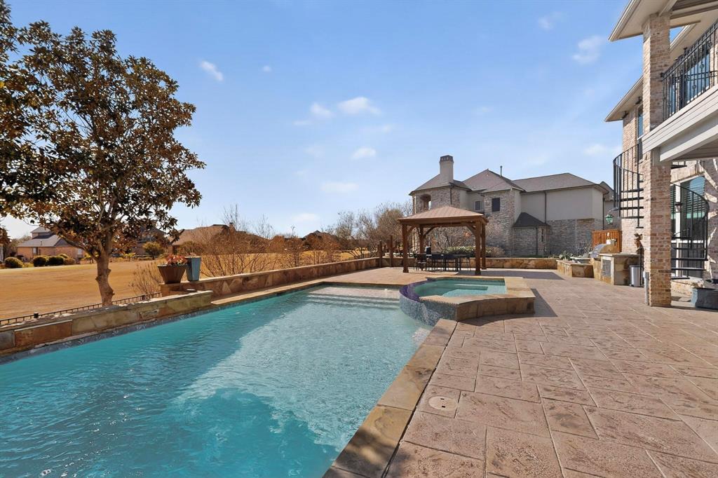 2108 Kyle Circle Heath, TX 75032 - Photo 26 of 40 sparkling pool and spa