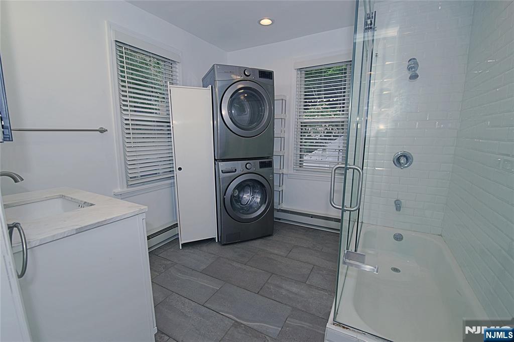 454 Undercliff Avenue Edgewater, NJ 07020 - Photo 12 of 19