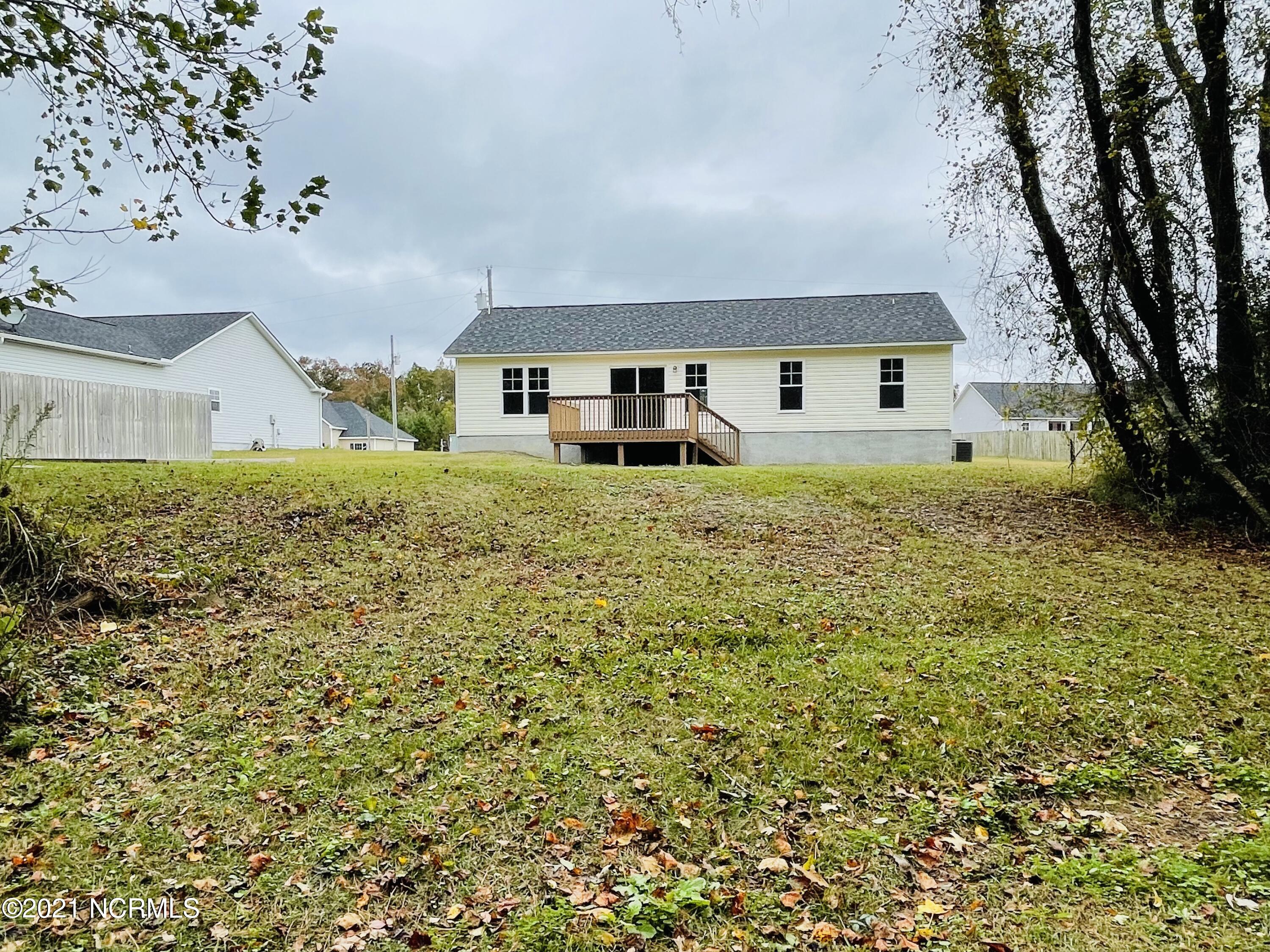 211 North Windy Ridge Road Hubert, NC 28539 - Photo 4 of 29 28F9CF56-FDBB-491E-B8B4-C694277E2966