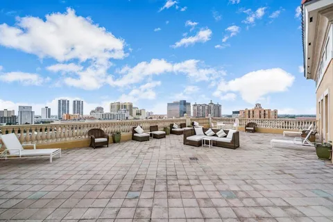 $665,000 | 403 South Sapodilla Avenue, Unit 511, West Palm Beach, FL 33401