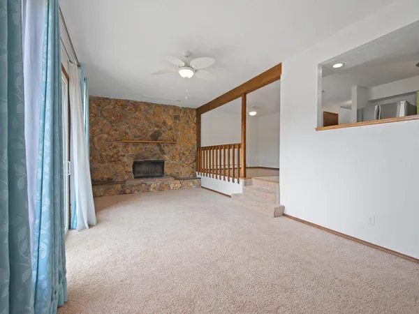 a view of livingroom with furniture