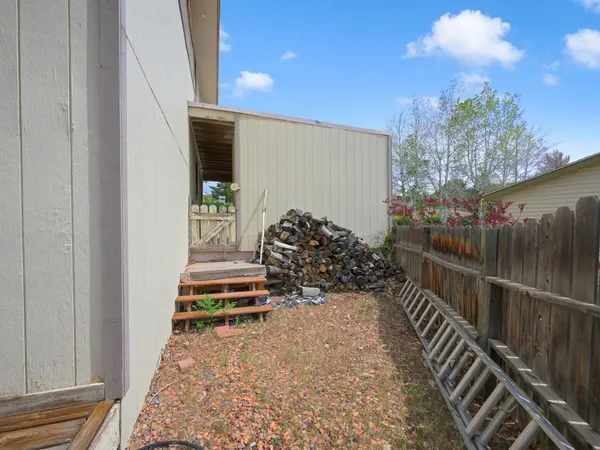 a house view with sitting space