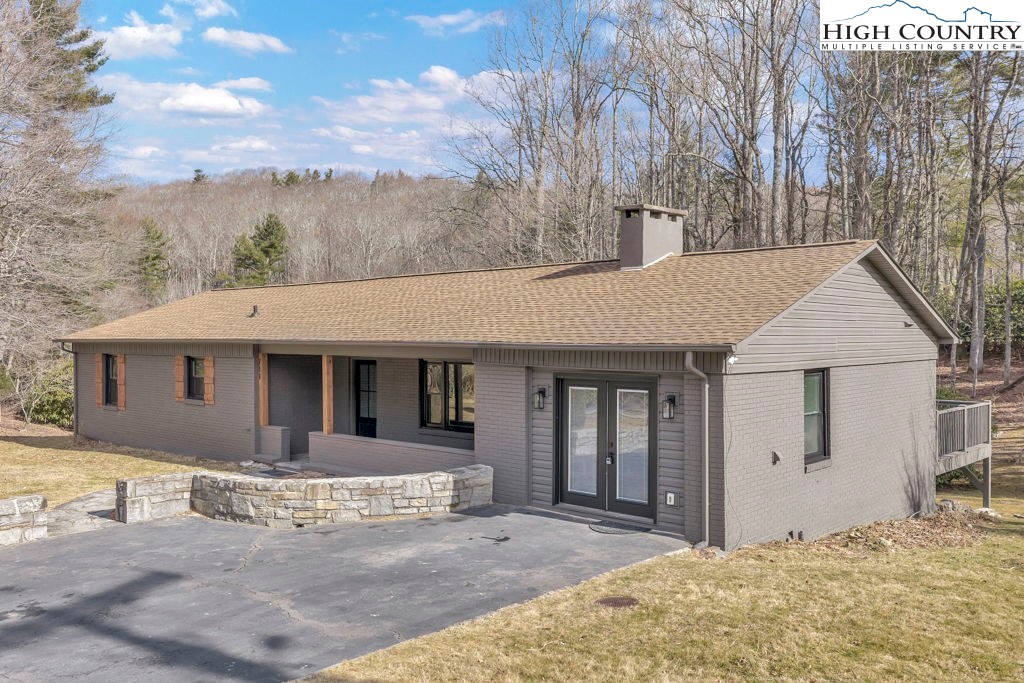 711 Possum Hollow Road Blowing Rock, NC 28605 - Photo 2 of 43