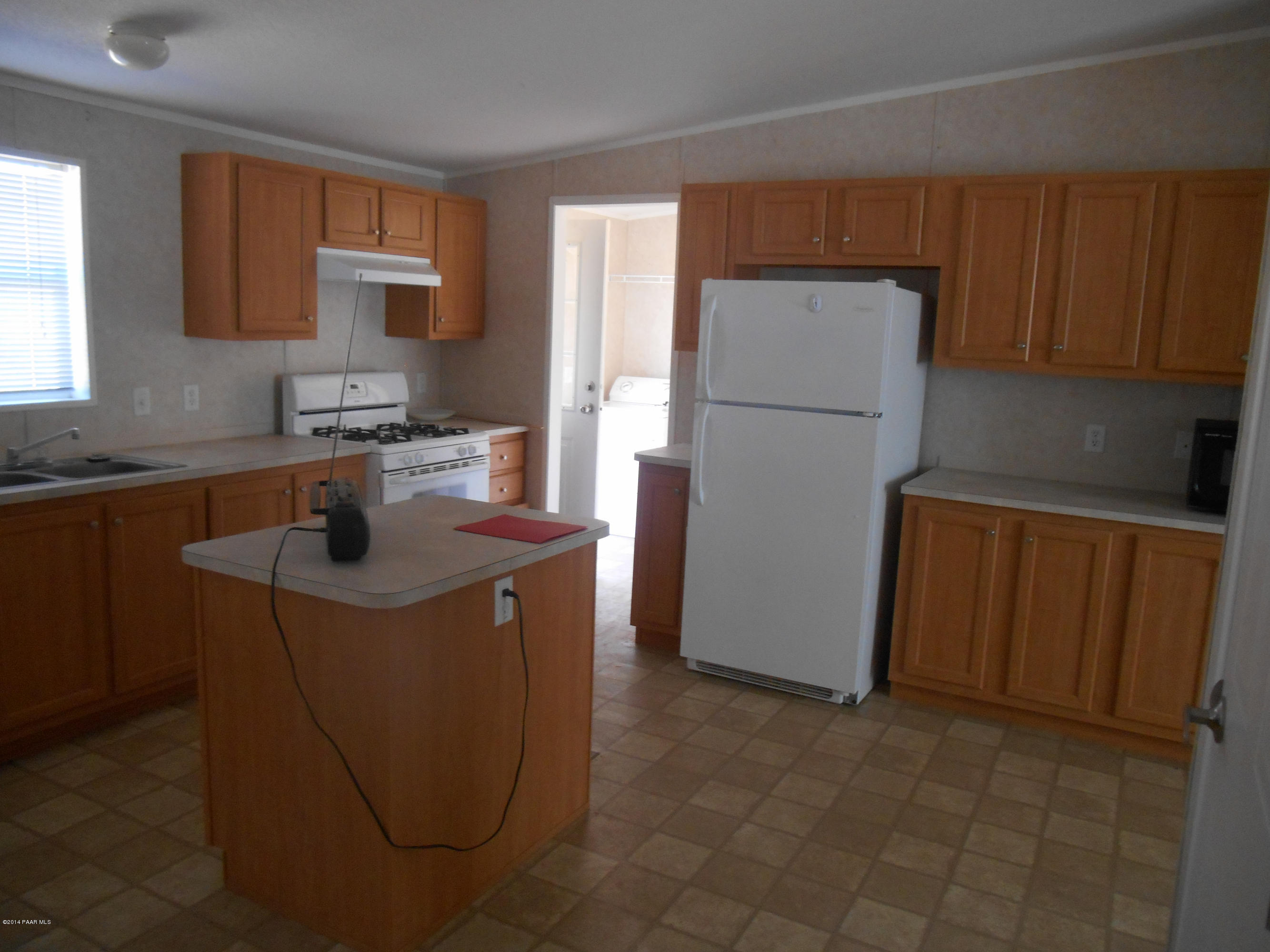 17120 Leprechaun Road Dewey, AZ 86327 - Photo 20 of 25 kitchen island