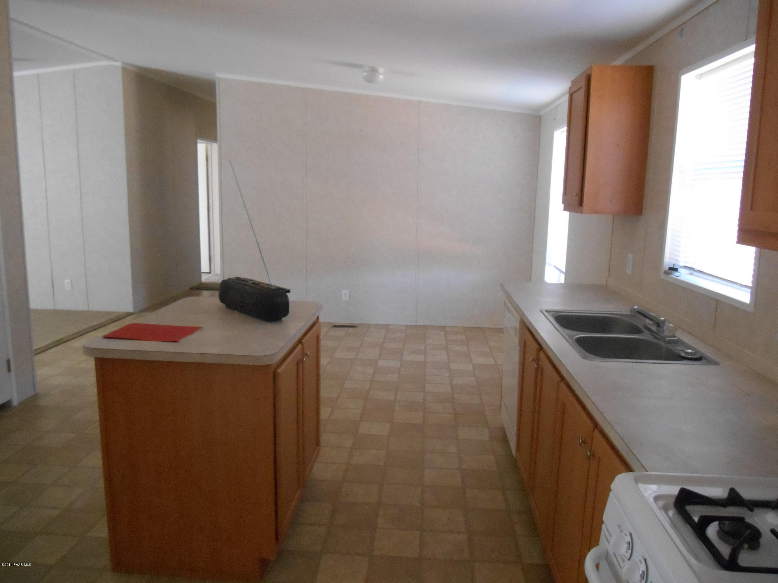 17120 Leprechaun Road Dewey, AZ 86327 - Photo 21 of 25 kitchen2