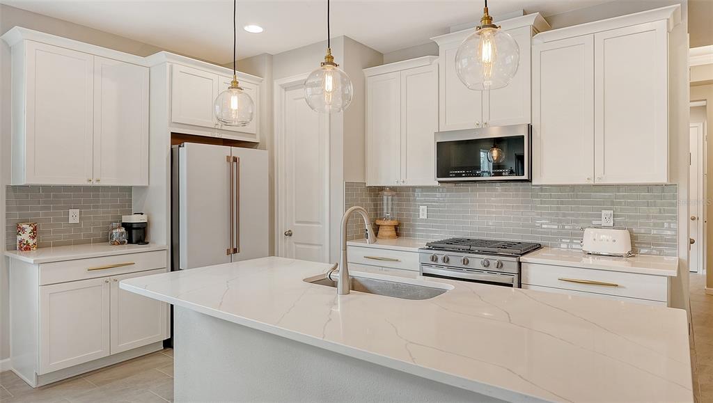 8704 Rain Song Road Sarasota, FL 34238 - Photo 11 of 50