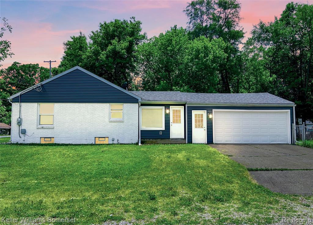 1821 Nazareth Road Kalamazoo, MI 49048 - Photo 2 of 20