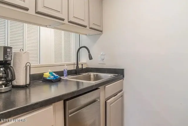 $209,899 | 1260 Ski View Drive, Unit 2103, Gatlinburg, TN 37738