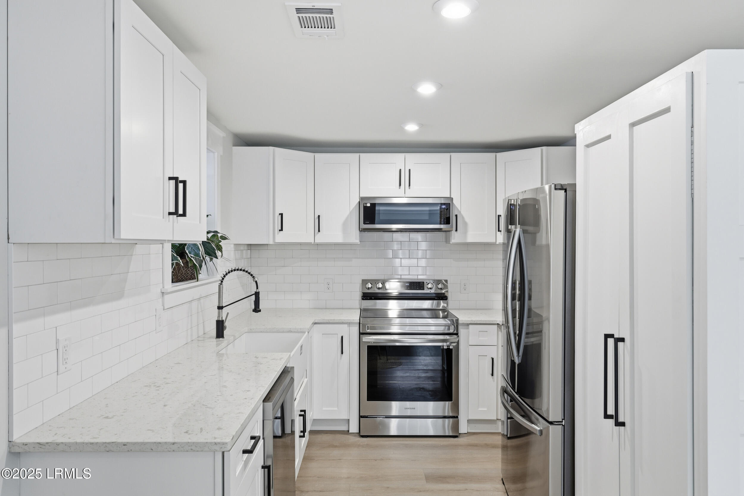 617 Jasper Street Ridgeland, SC 29936 - Photo 10 of 28 updated kitchen