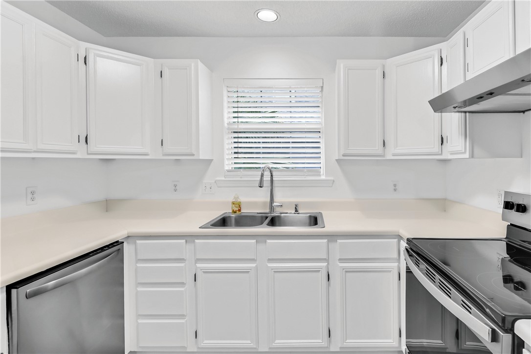 509 Cedar Street St. Simons Island, GA 31522 - Photo 6 of 25