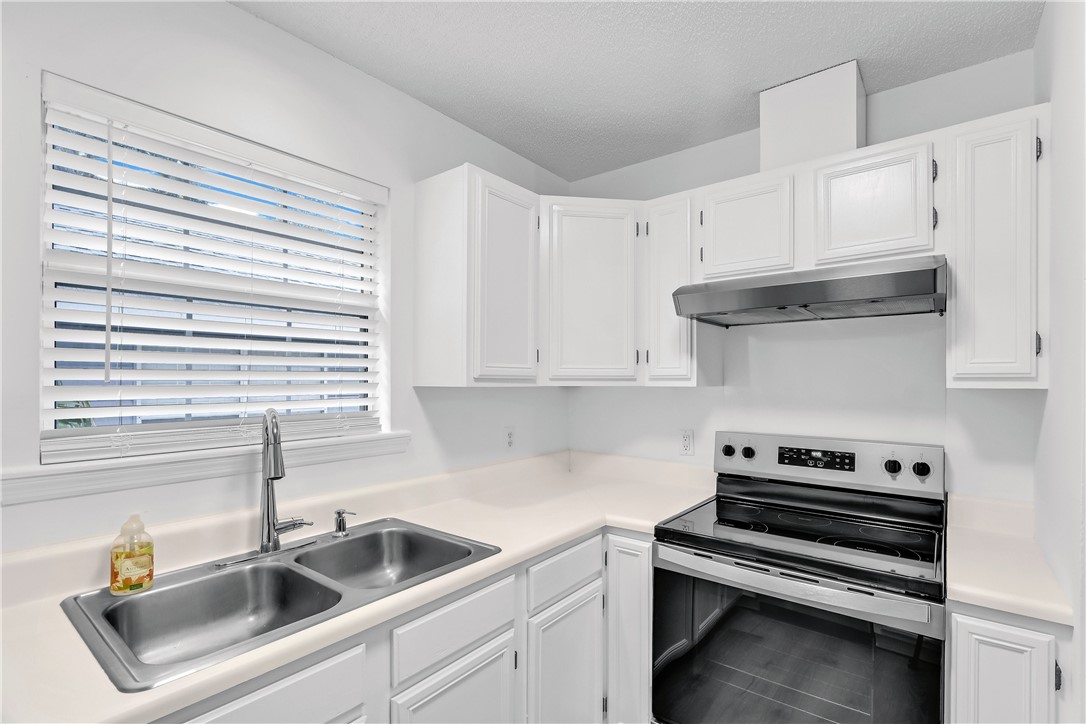 509 Cedar Street St. Simons Island, GA 31522 - Photo 7 of 25